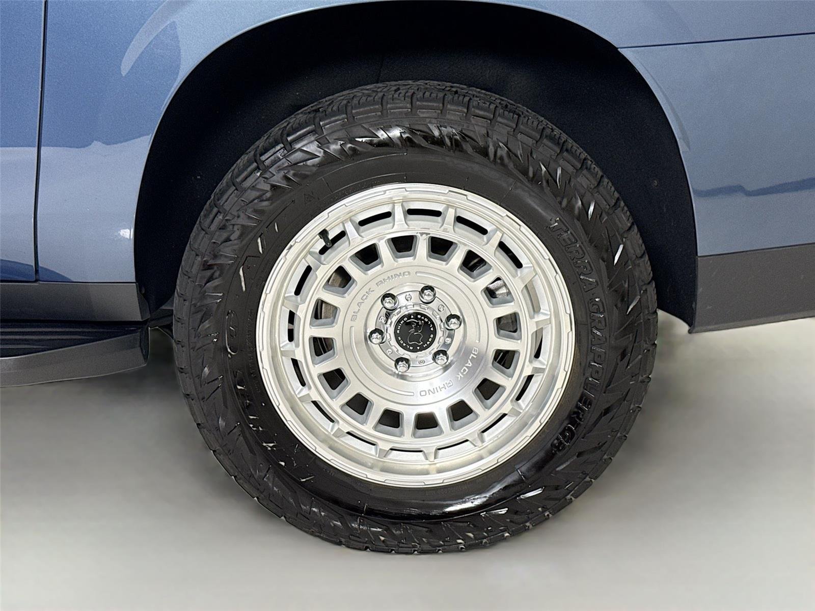 Used 2025 Lakeshore Blue Metallic Chevrolet Premier image 47