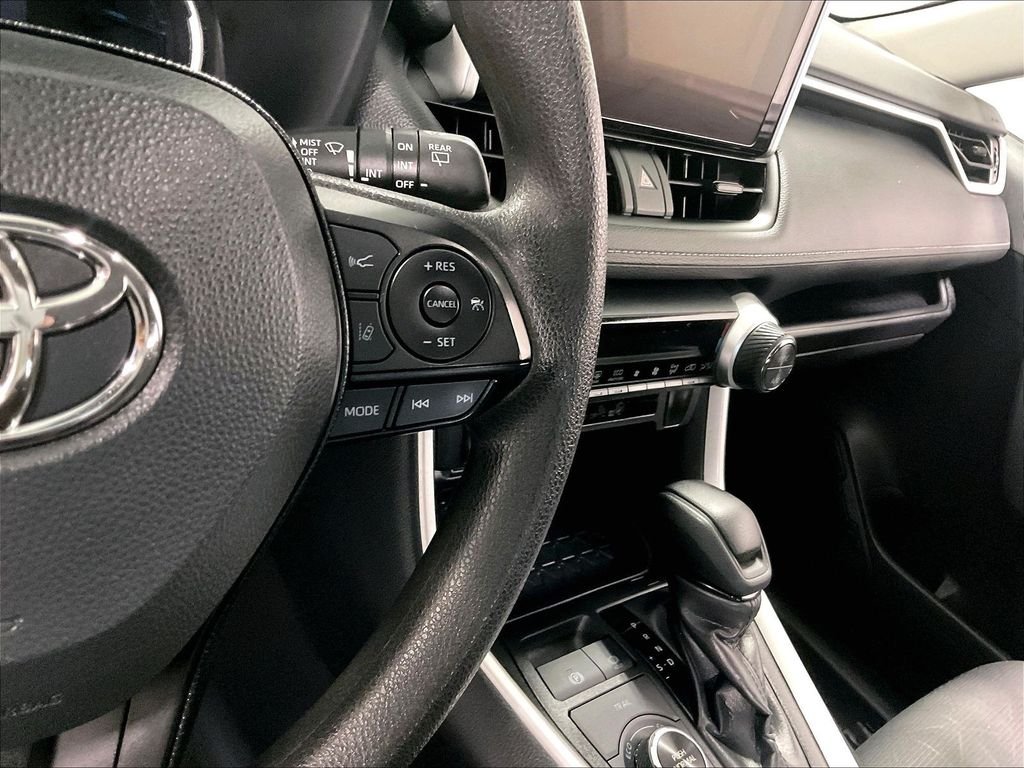 Used 2025 Silver Toyota XLE image 24
