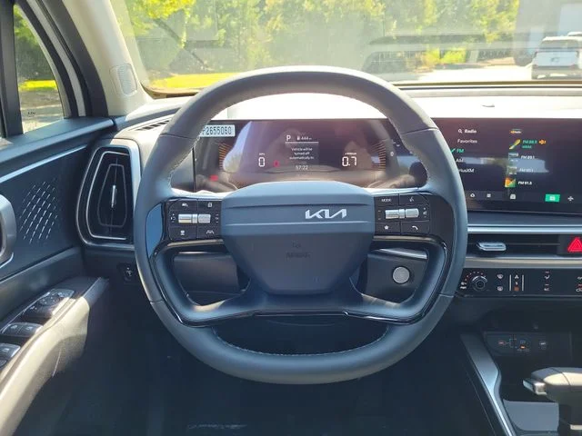 New 2026 Glacial White Pearl Kia LX image 10