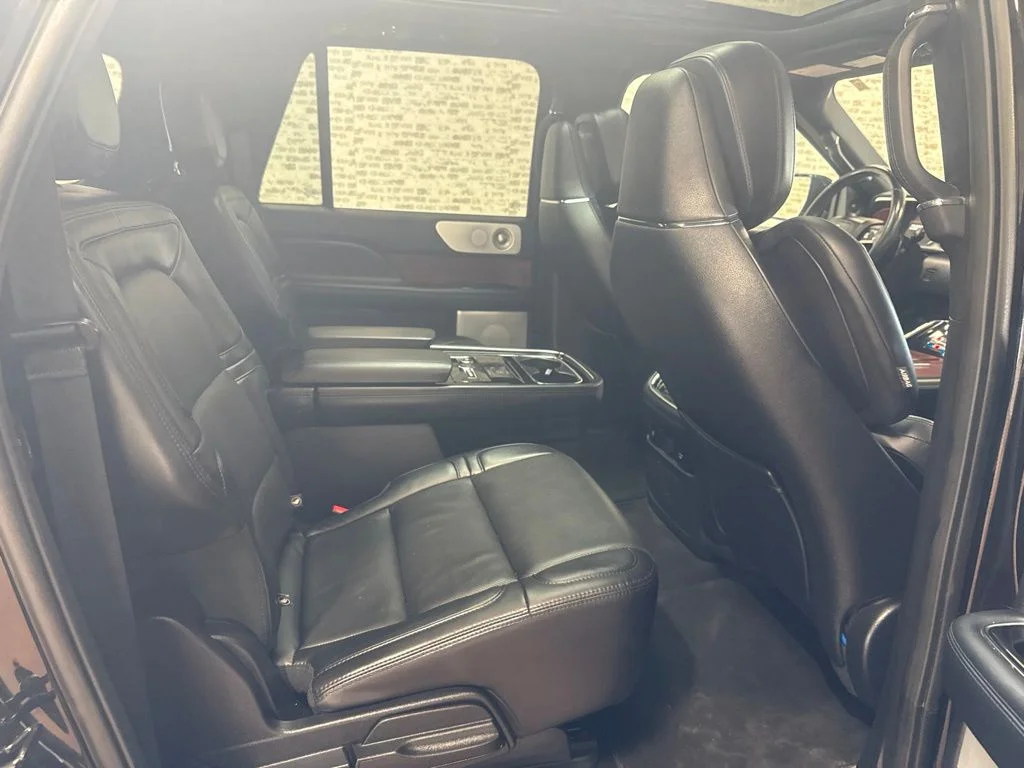 Used 2021 Infinite Black Lincoln Reserve image 12