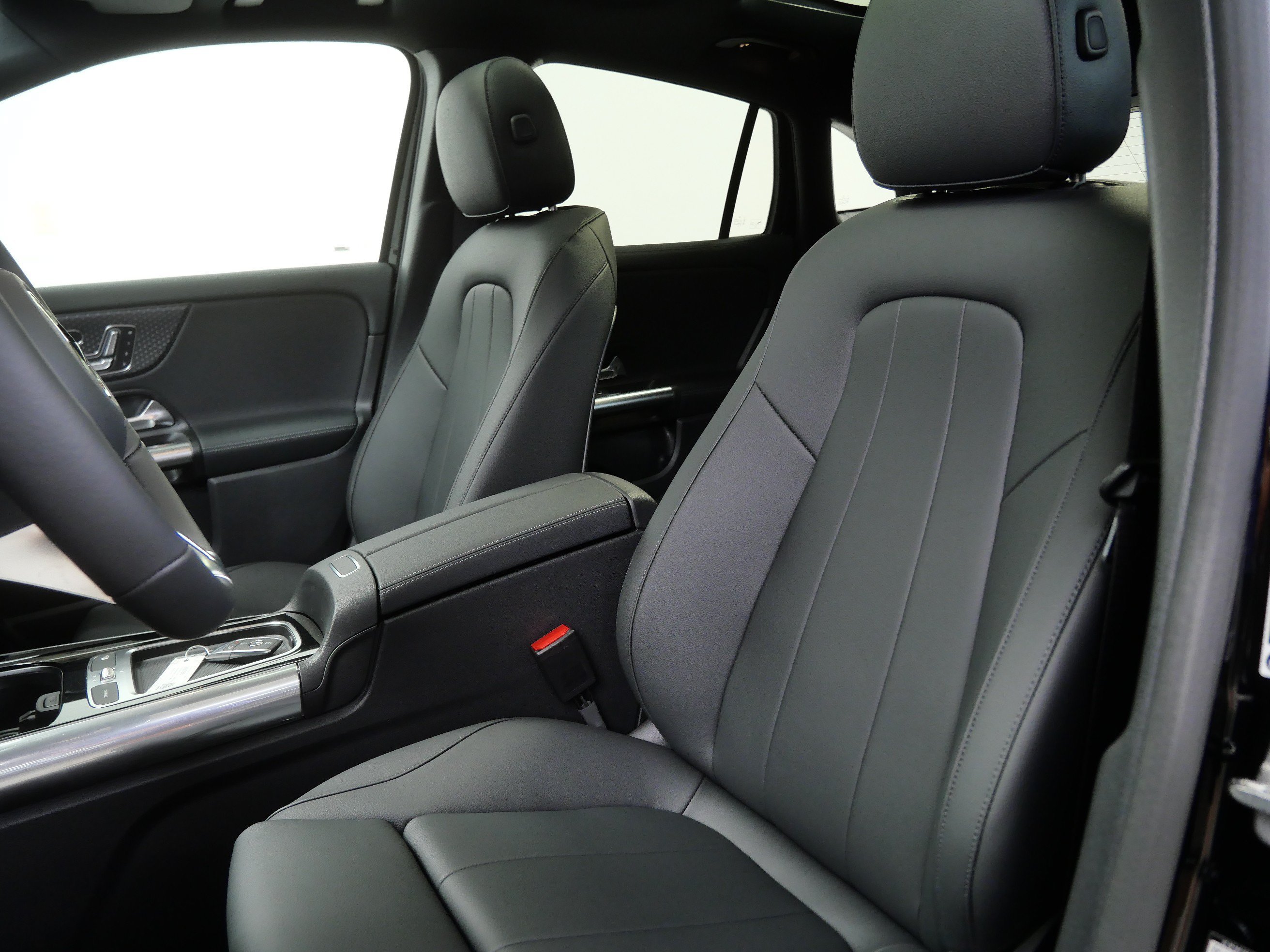 New 2026 Night Black Mercedes-Benz GLA 250 image 8