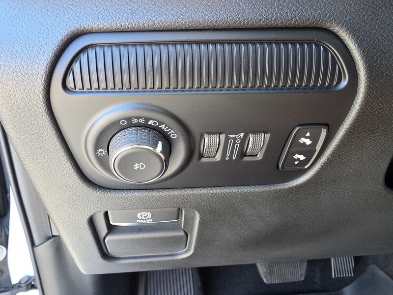 Used 2022 Bright White Clearcoat JEEP SERIES I 4X4 image 32