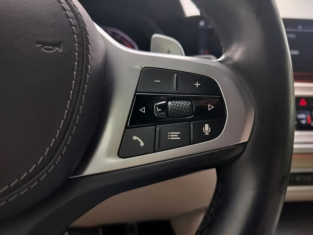 Used 2022 Black BMW sDrive40i image 12