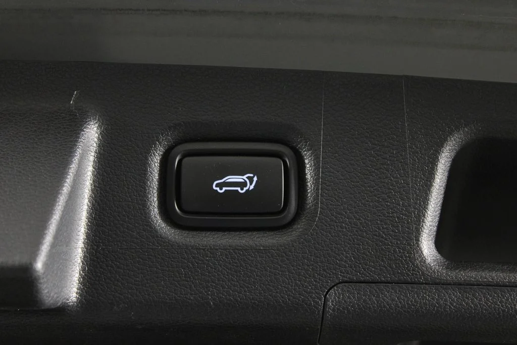 Used 2023 Gray Hyundai SEL image 19