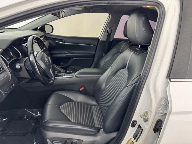Used 2020 White Toyota SE image 21