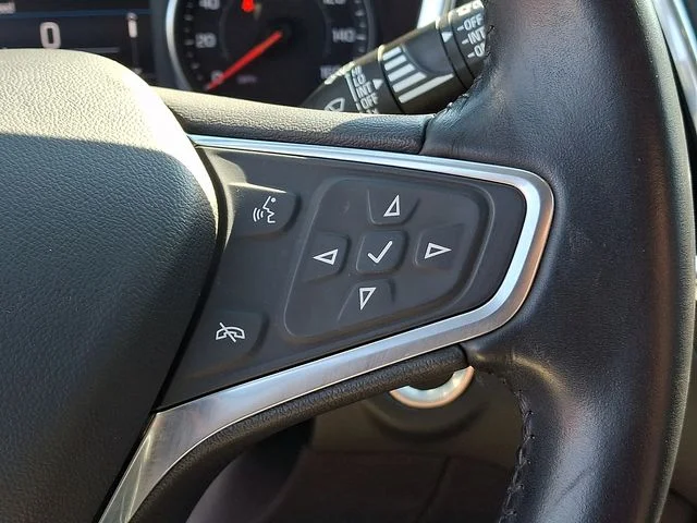 Used 2022 Silver Chevrolet LT image 22