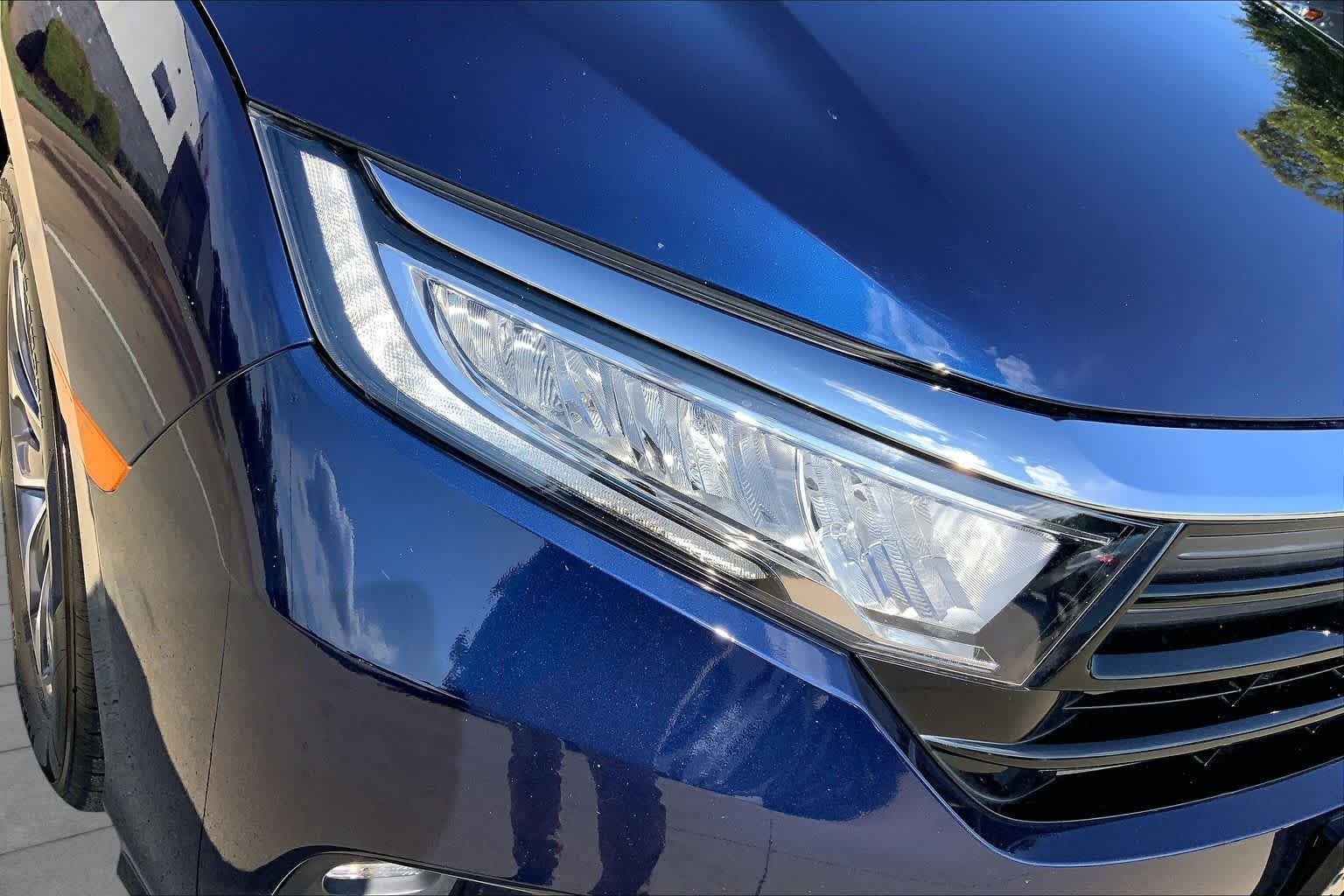 Used 2022 Obsidian Blue Pearl Honda EX-L image 26