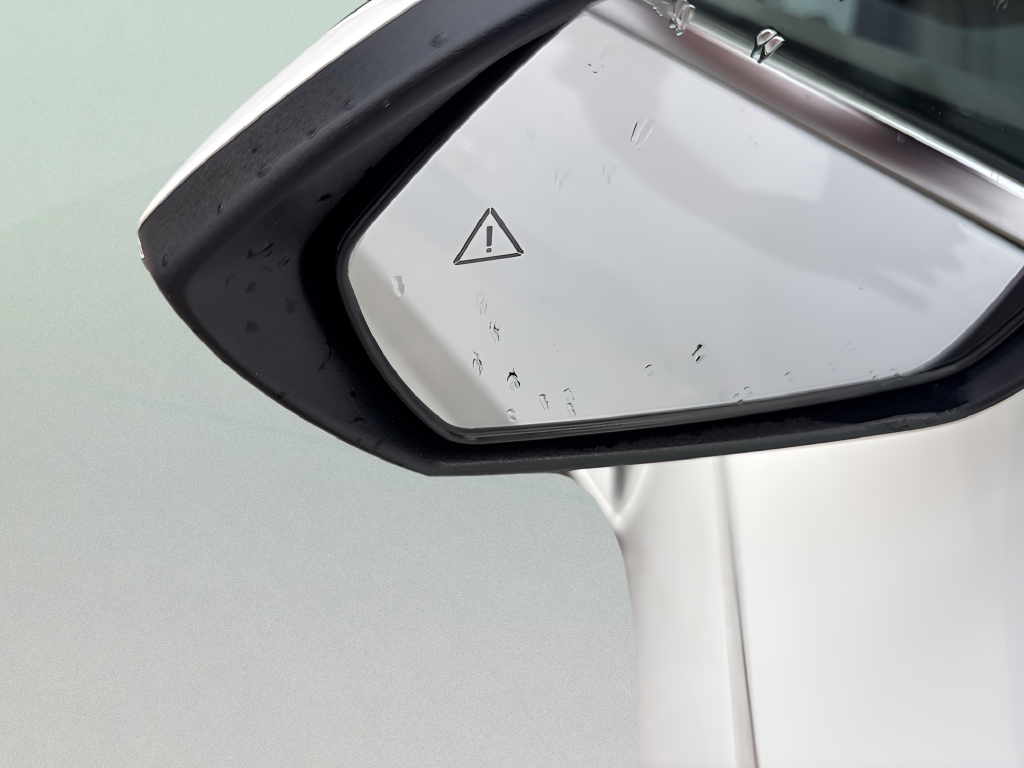 Used 2025 White Hyundai Limited image 23