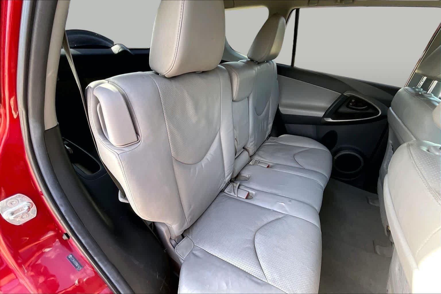 Used 2011 Barcelona Red Metallic Toyota Ltd image 18