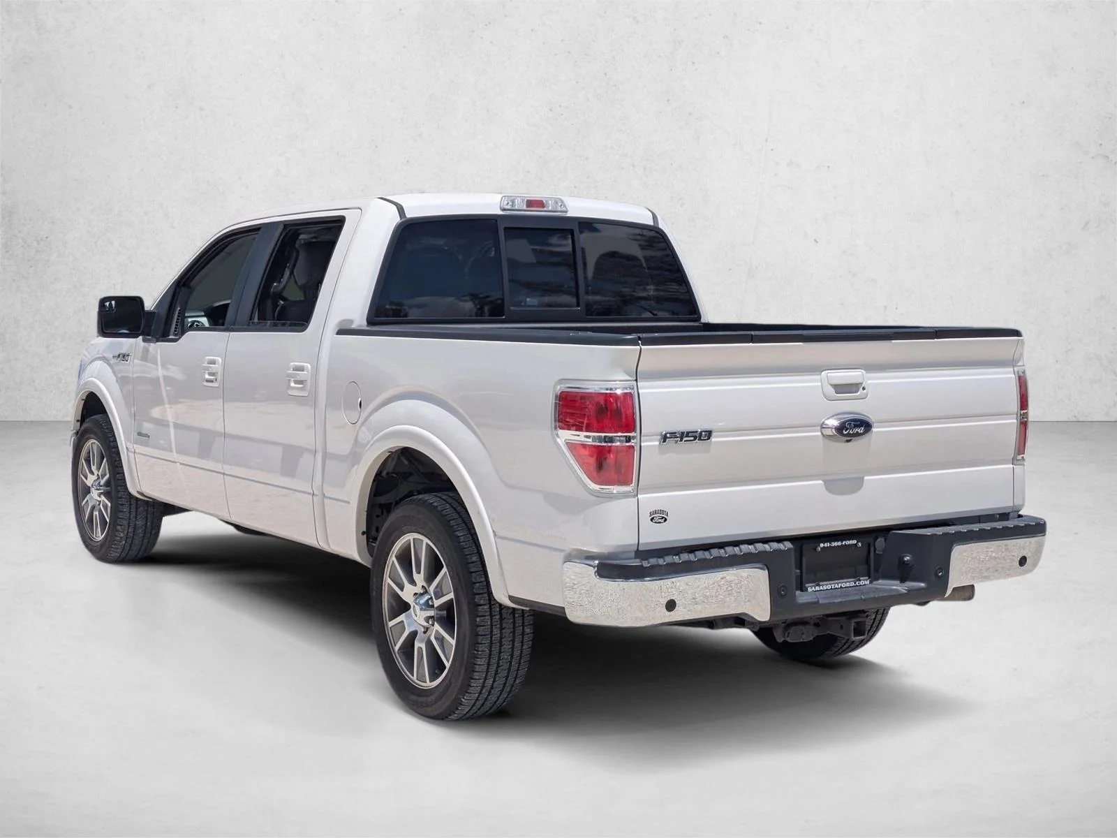 Used 2013  Ford Platinum image 7