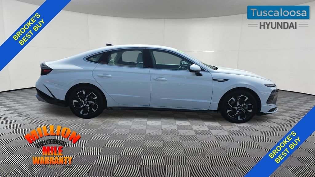 Certified Used 2025 White Hyundai SEL image 9