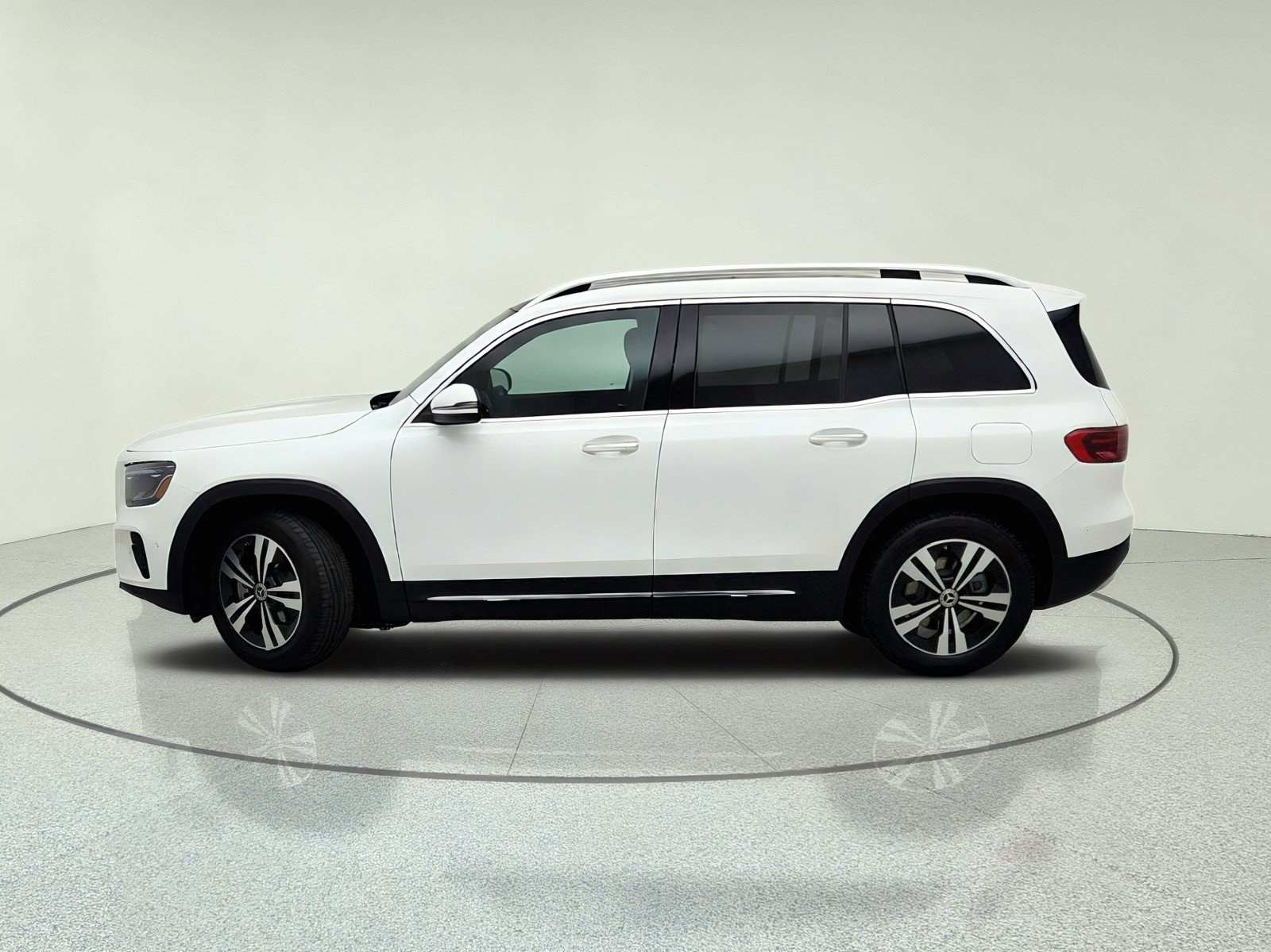 Certified Used 2026 Polar White Mercedes-Benz GLB 250 image 14