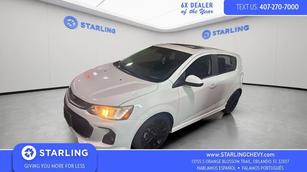 Used 2017 SUMMIT WHITE Chevrolet Premier image 1
