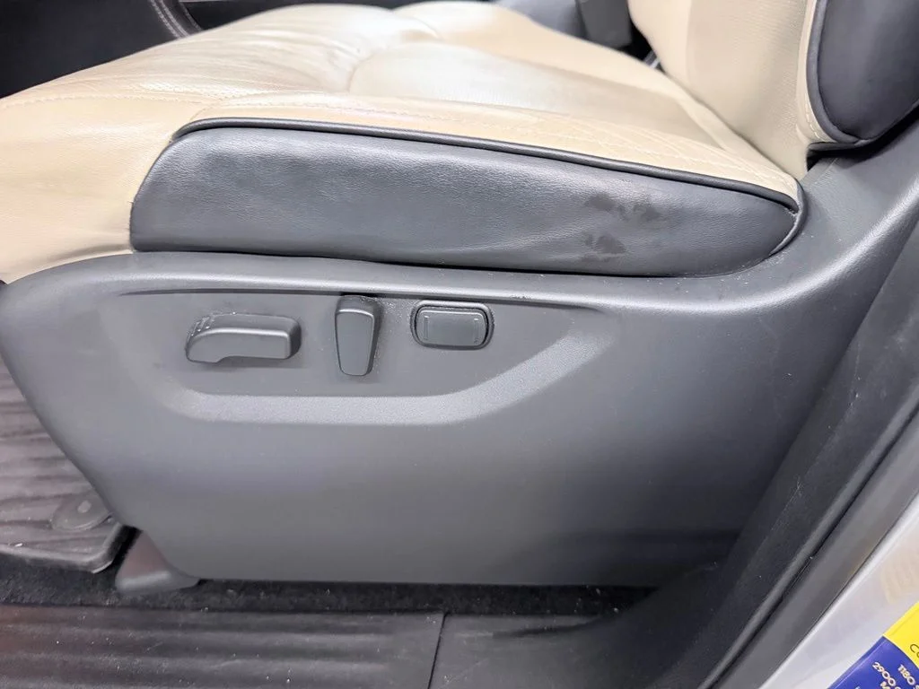 Used 2023 Silver INFINITI Premium Select image 8