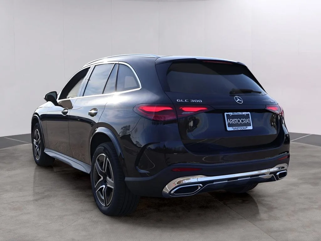 New 2026 Black Mercedes-Benz GLC 300 image 5