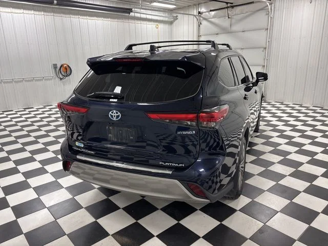 Used 2021 Gray Toyota Platinum image 4