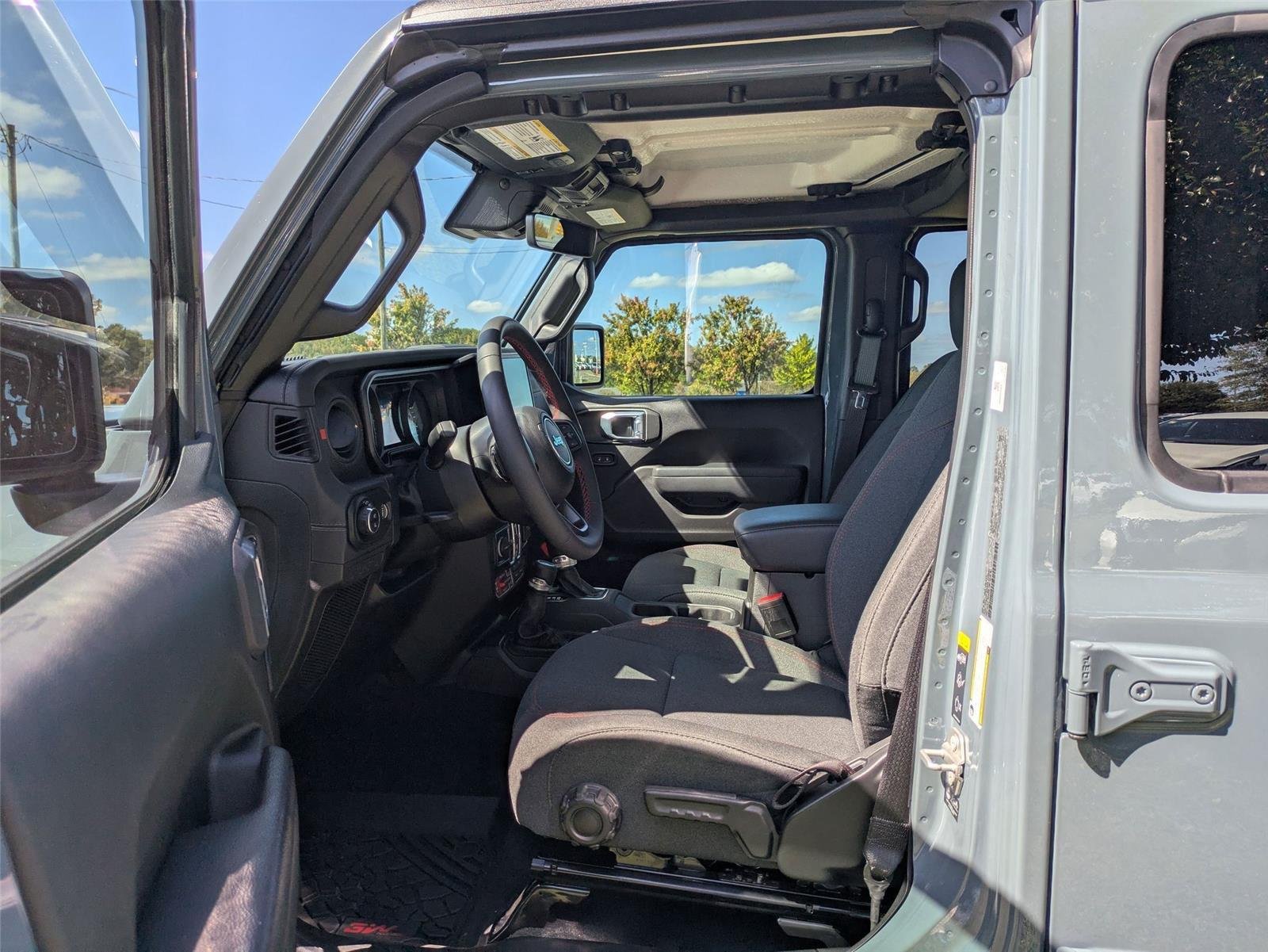Used 2024 Anvil Clear Coat Jeep Rubicon image 14