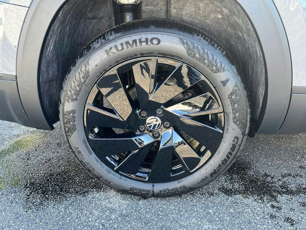 New 2026 Gray Volkswagen SE w/Technology image 29