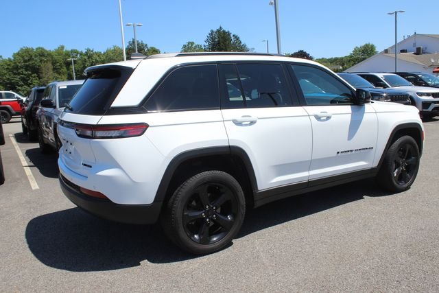 Used 2024 White Jeep Limited image 32