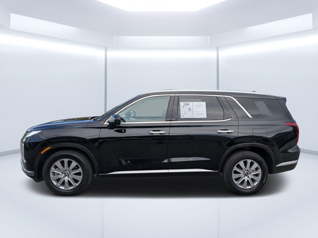 Certified Used 2025 Black Hyundai SEL image 8
