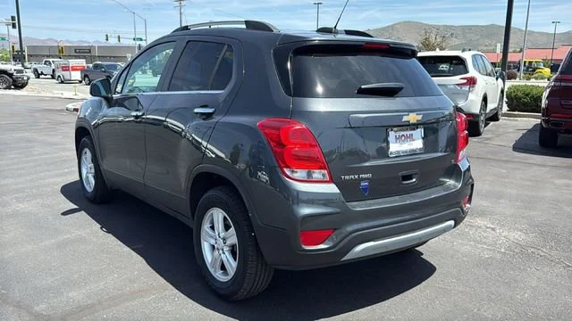 Used 2018 NIGHTFALL GRAY METALLIC Chevrolet LT image 5