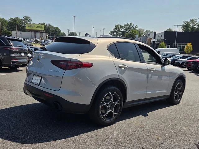 Used 2023 Gray Alfa Romeo Sprint image 9