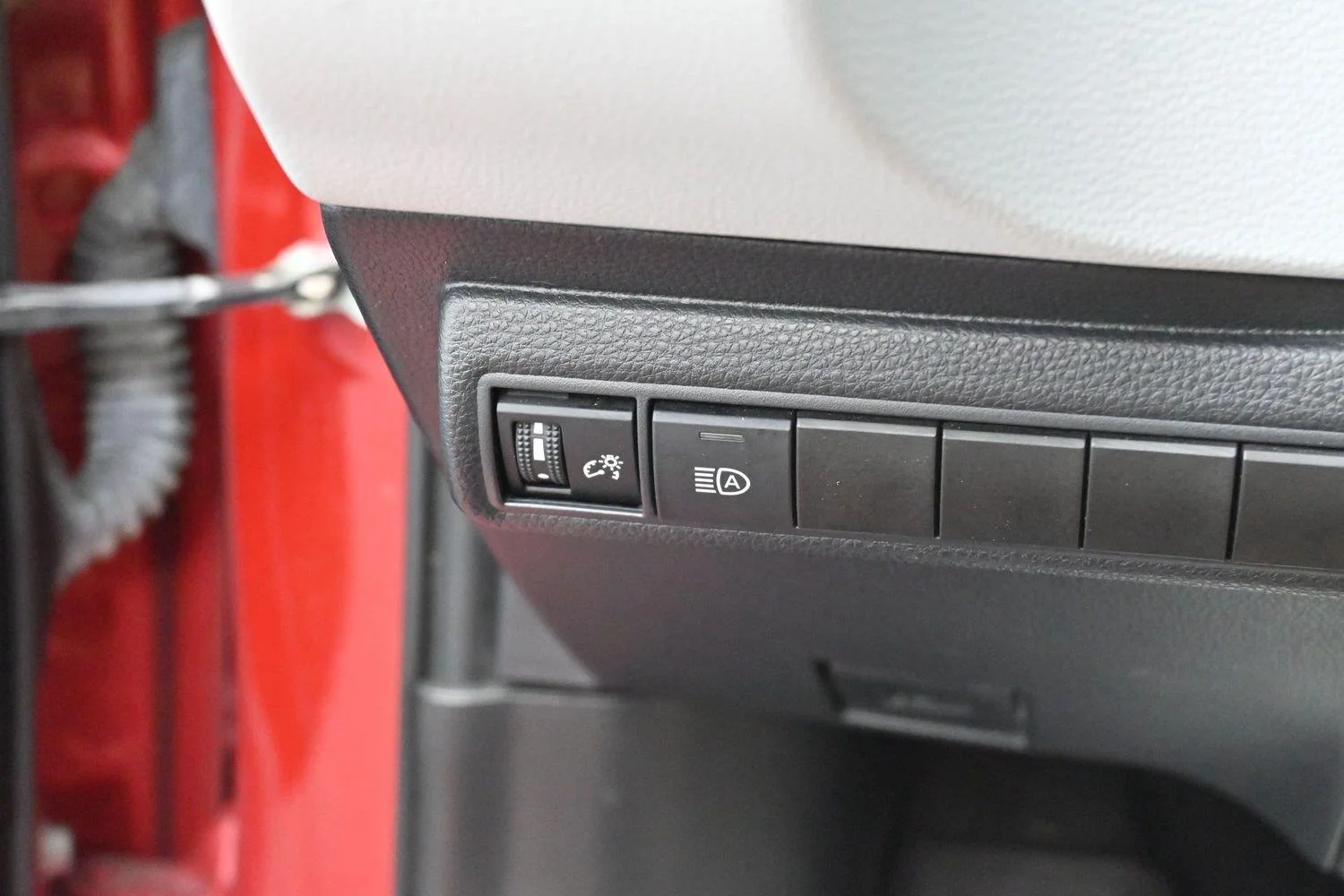 Used 2020 Barcelona Red Metallic Toyota SE image 25