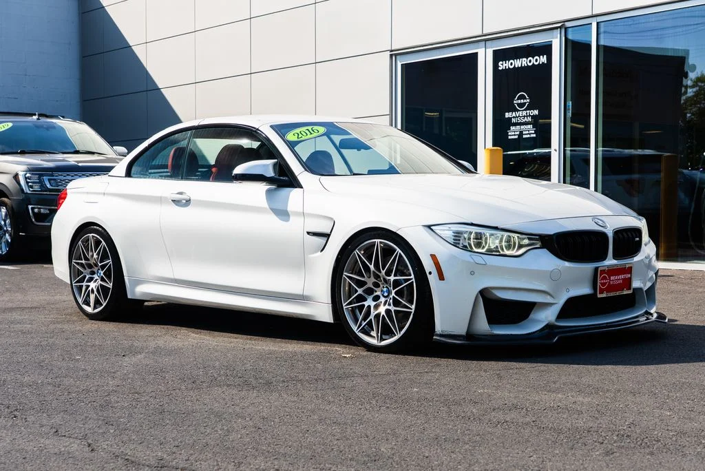 Used 2016 White BMW Competition image 1