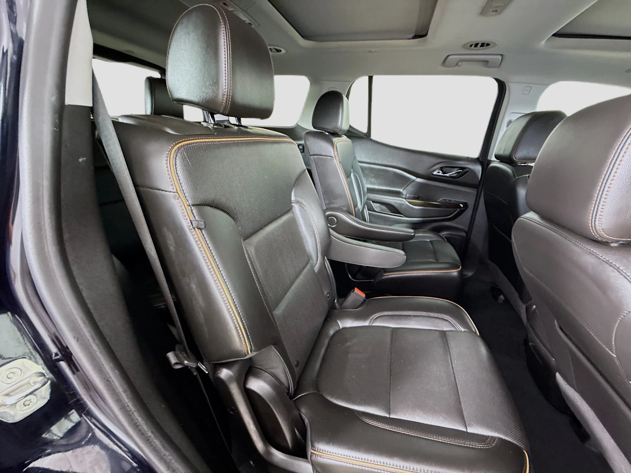 Used 2022 Midnight Blue Metallic GMC AT4 image 30