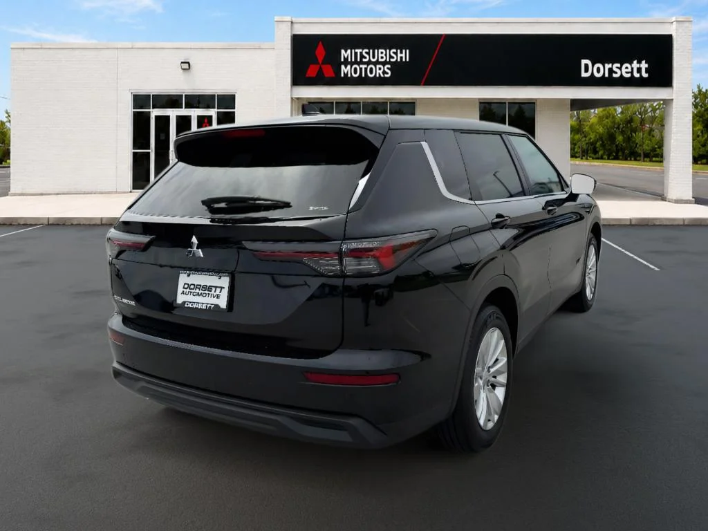 New 2026 Labrador Black Pearl Mitsubishi ES image 6