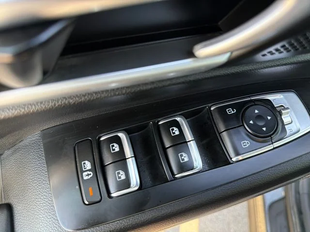 Used 2020 Gray Kia S image 19