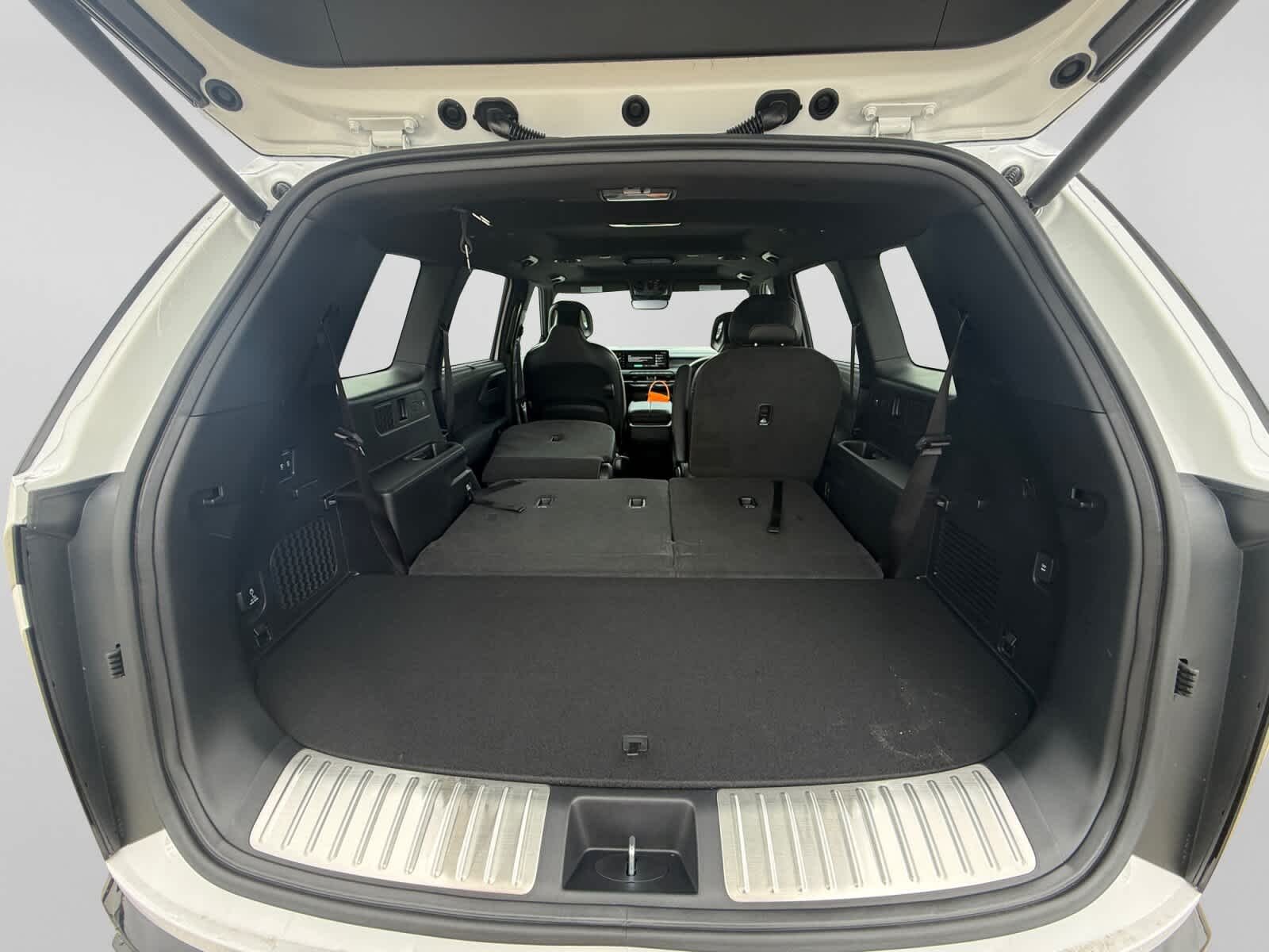 New 2027 Glacial White Pearl Kia X-LINE SX image 23