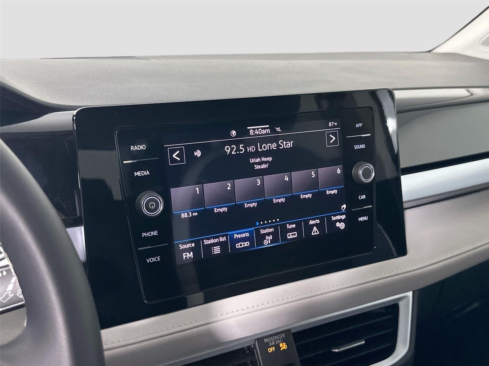 2025 Volkswagen Taos SE - Photo 12