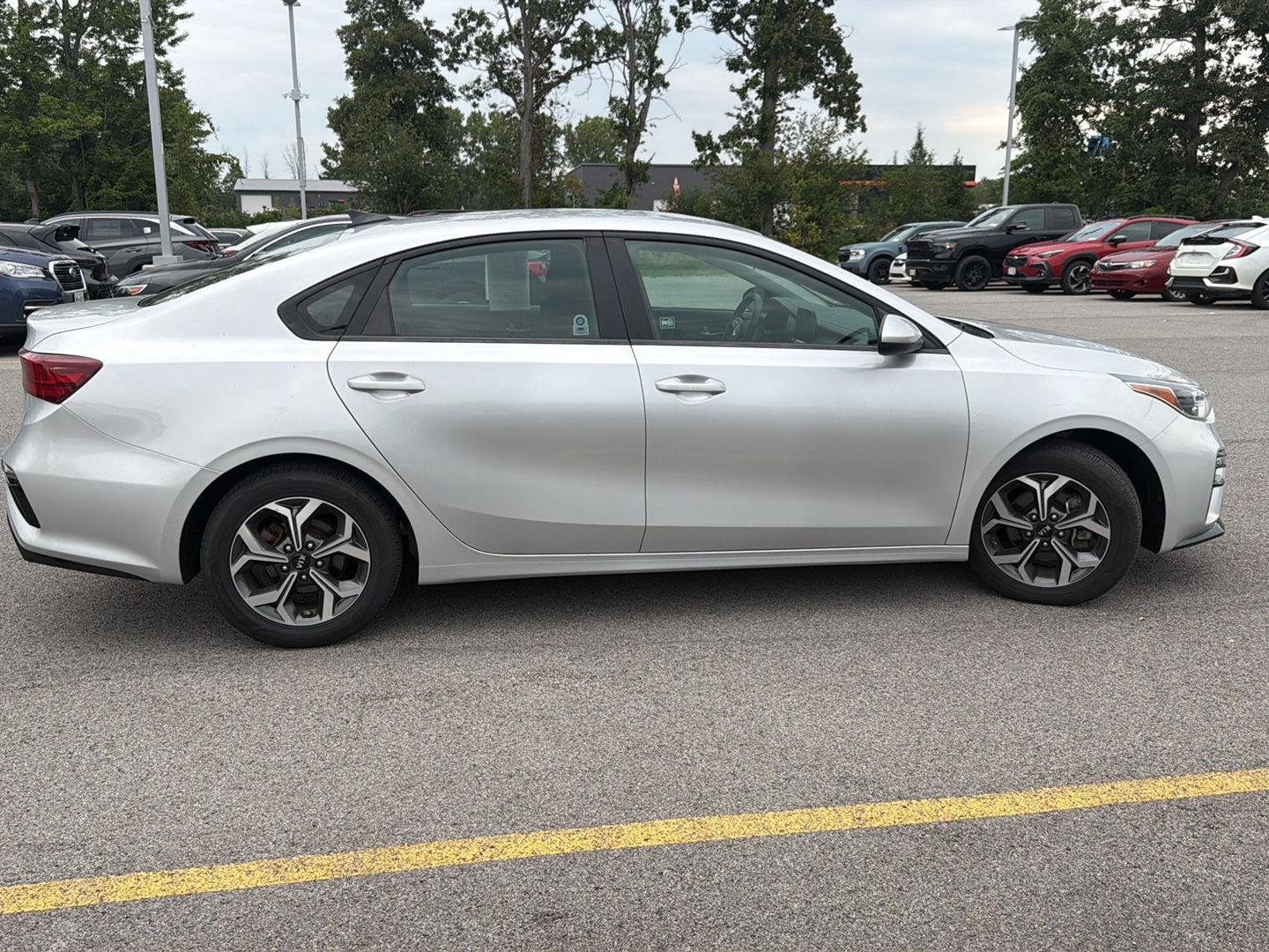 Used 2020 Silky Silver Kia  image 2