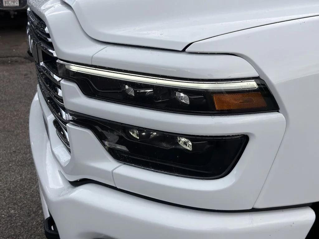 New 2026 Bright White Clear-Coat Exterior Paint RAM Laramie image 10