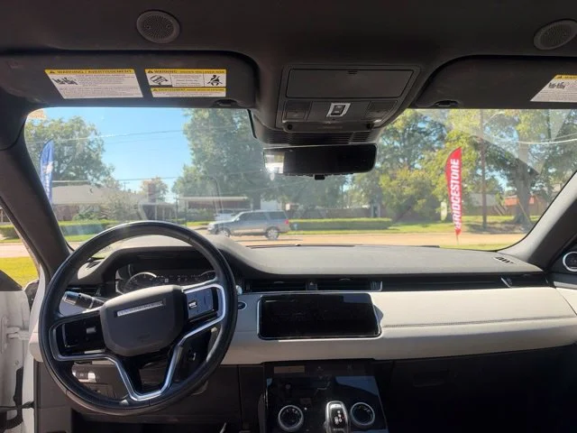 Used 2022 White Land Rover R-Dynamic SE image 26