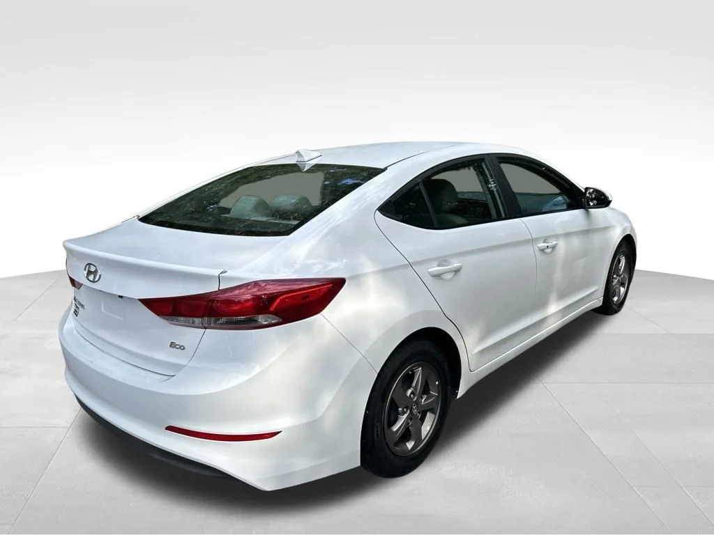Used 2017 White Hyundai Eco image 5