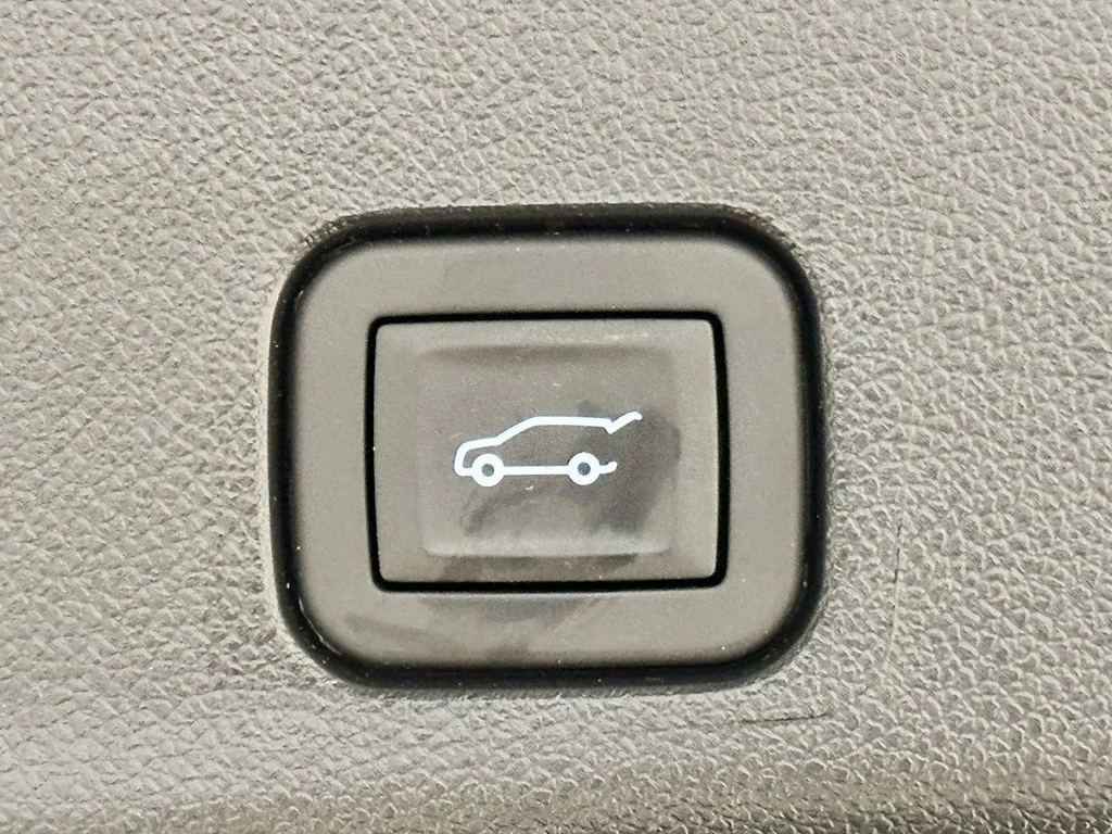 Used 2026 Summit White Chevrolet LT image 13