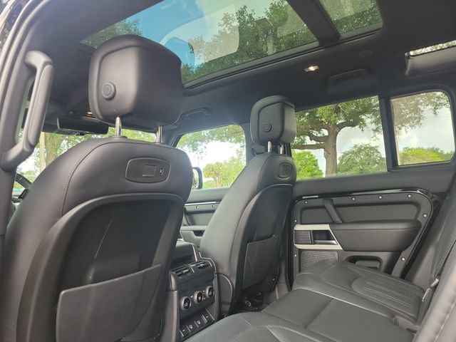 Used 2022 Santorini Black Metallic Land Rover XS Edition image 10