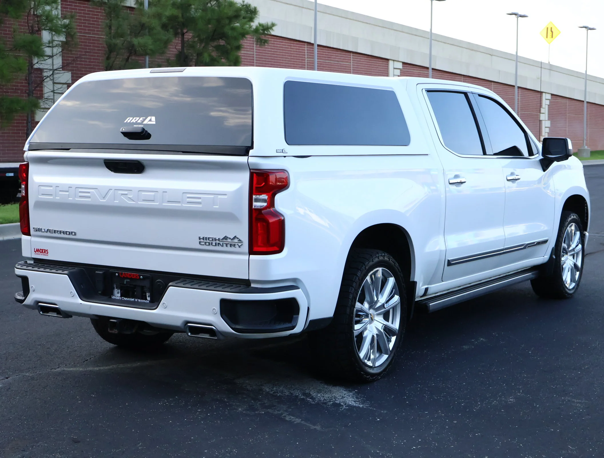 Used 2022 Iridescent Pearl Tricoat Chevrolet High Country image 37