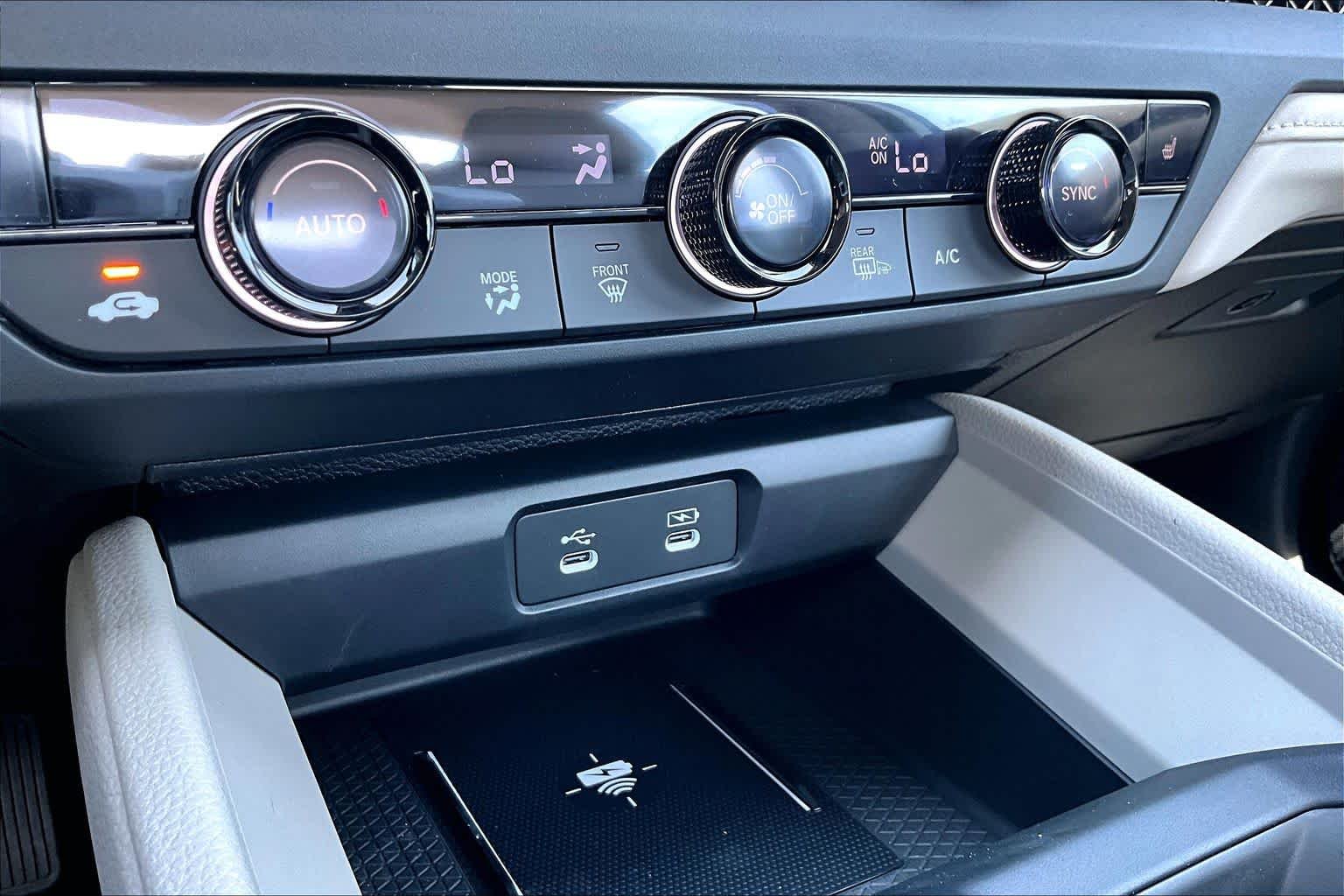 New 2026 Platinum White Pearl Honda SE image 20