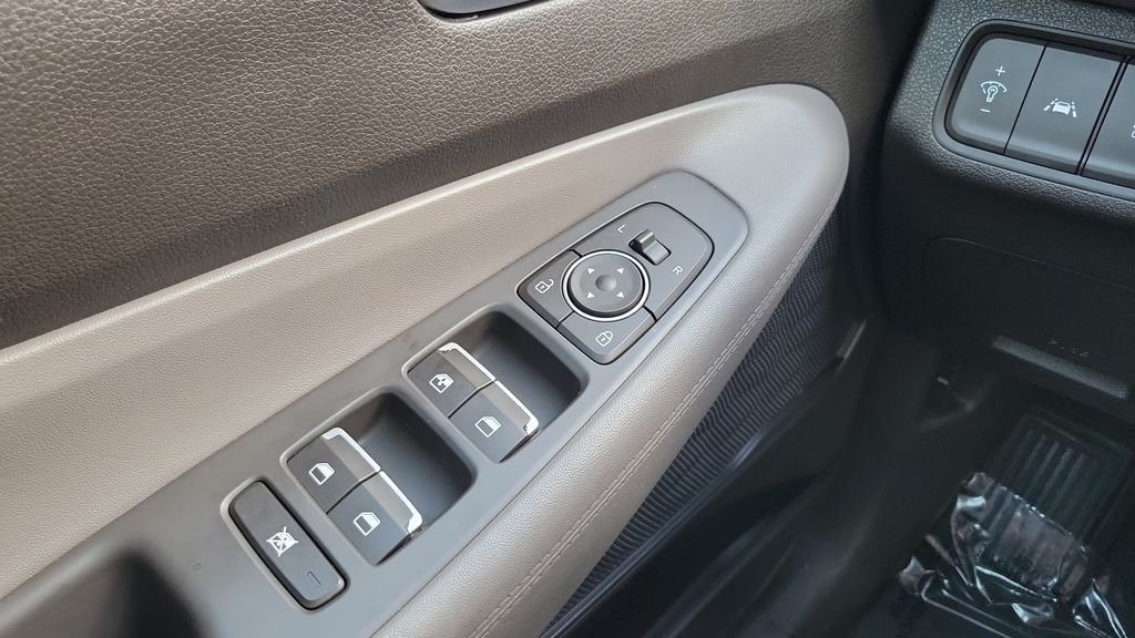 2020 Hyundai Santa Fe SE - Photo 21
