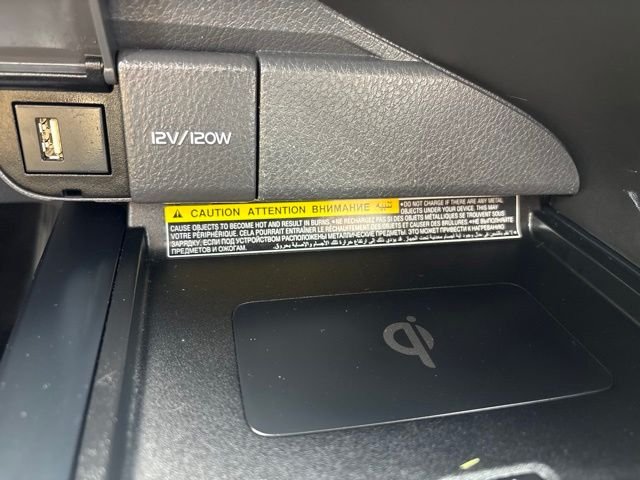 Used 2020 Pearl Toyota XLE image 17