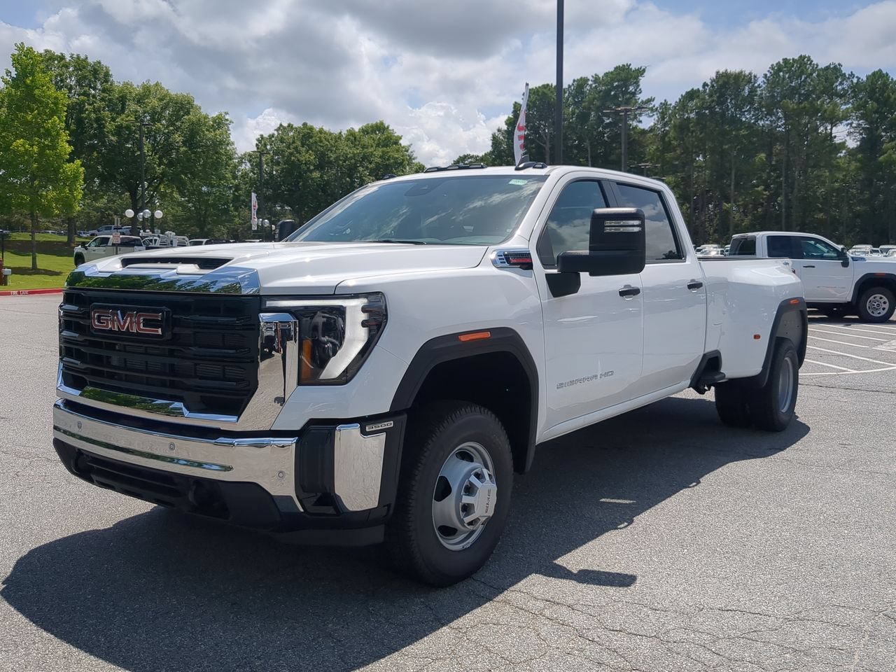 New 2026 Summit White GMC Pro DRW image 4