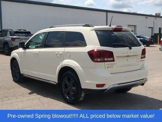 Used 2020 White Dodge Crossroad image 11