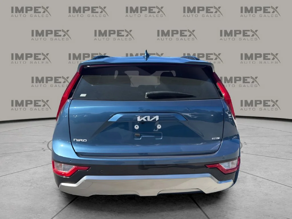 Used 2025 Blue Kia SX image 4