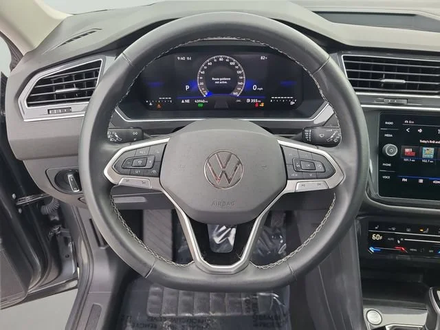 Used 2024 Gray Volkswagen SE image 24