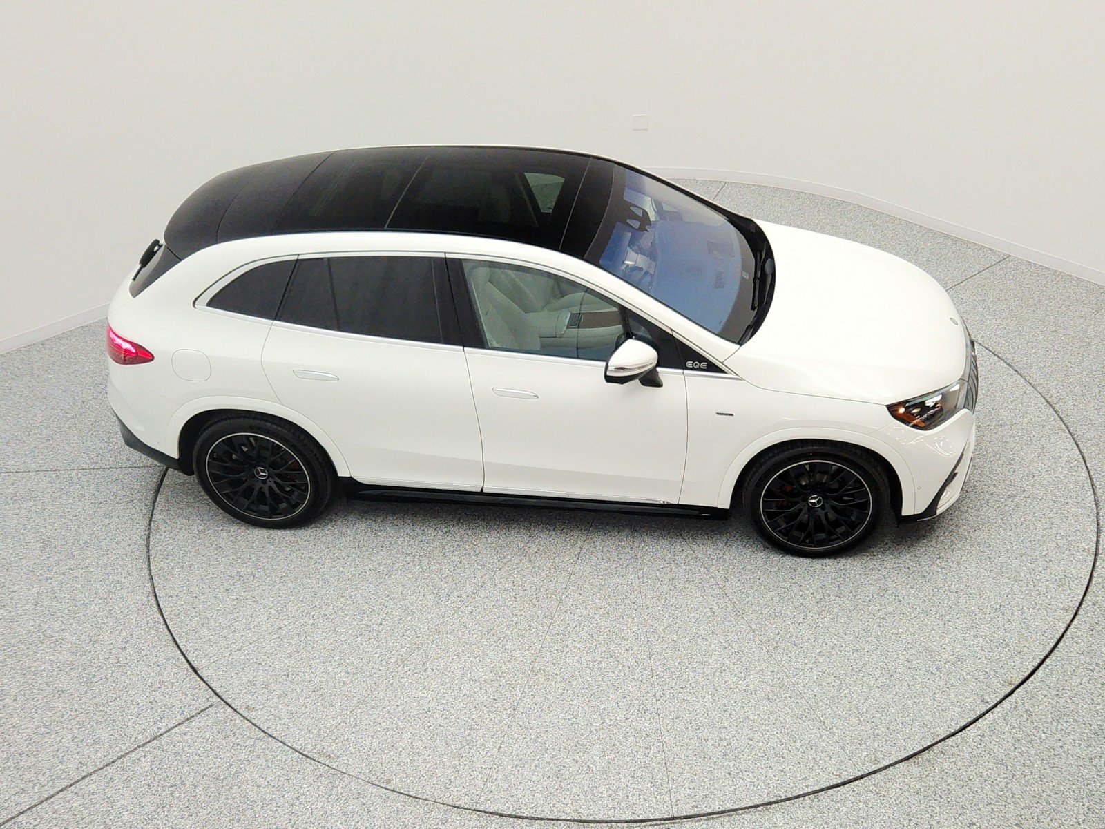 Used 2024 Polar White Mercedes-Benz AMG® EQE 4MATIC+ SUV image 25