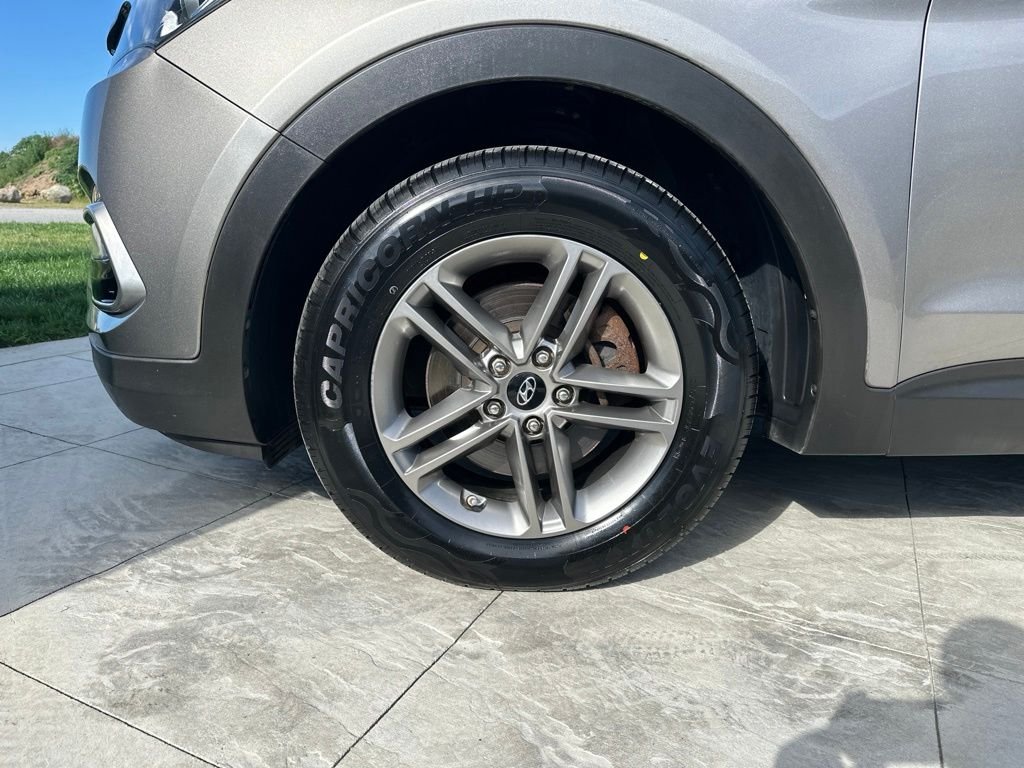Used 2017 Gray Hyundai 2.4 Base image 7