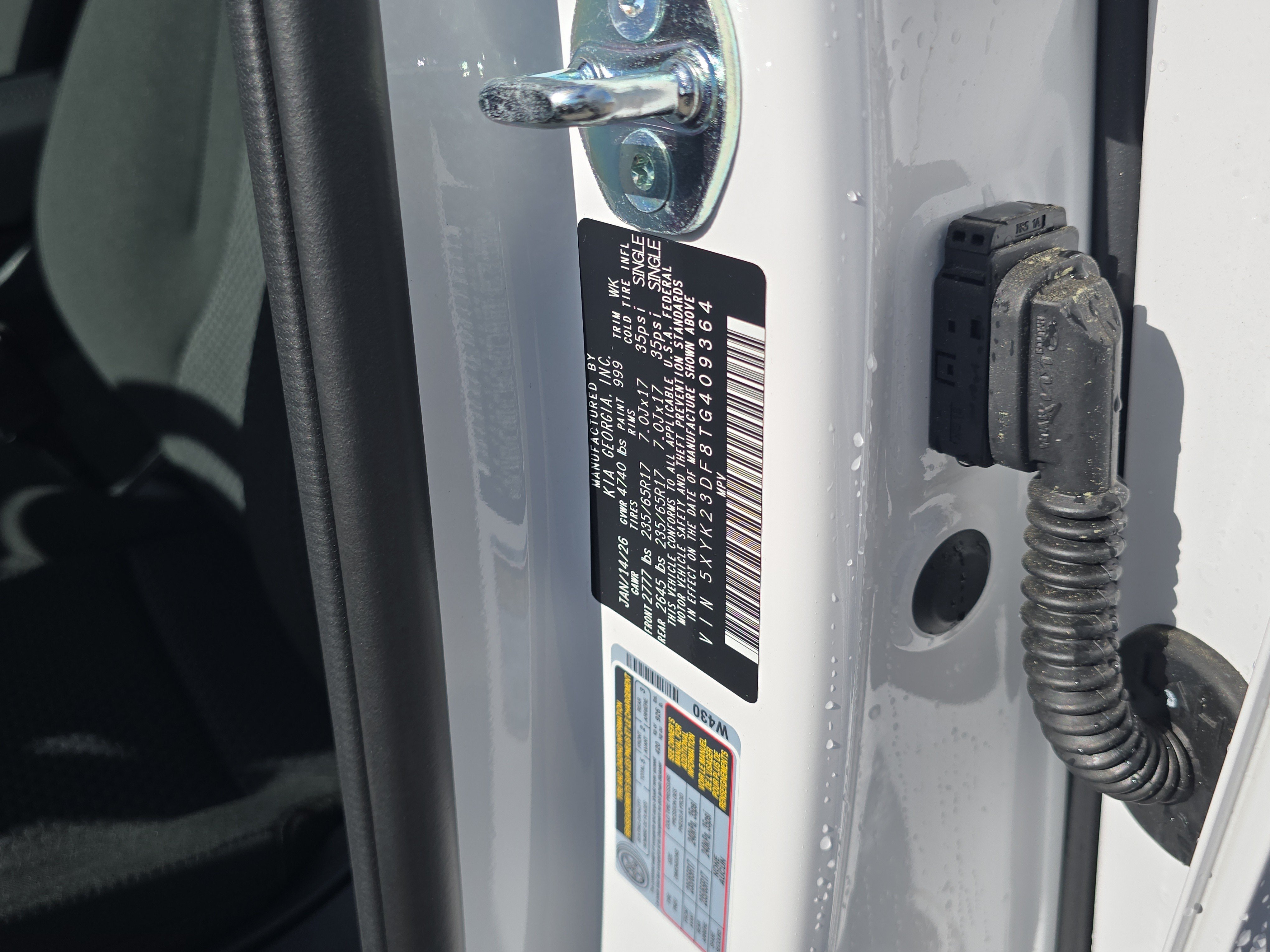 New 2026 Glacial White Kia LX image 32